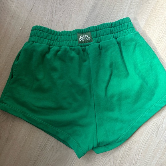 Daily Drills Set Tank and Shorts - Picture 3 of 3